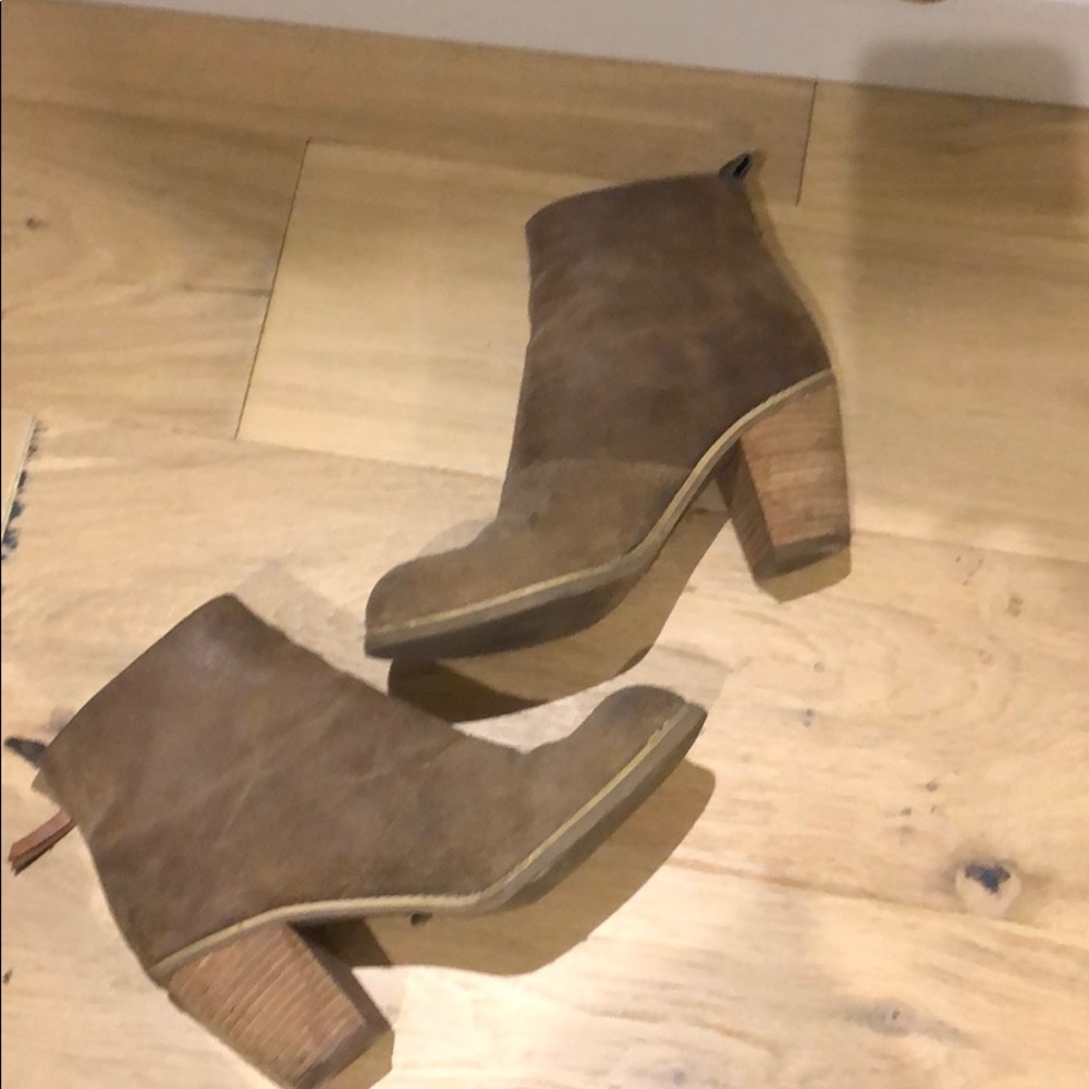 Dolce Vita Brown leather/suede bootie size 7.5